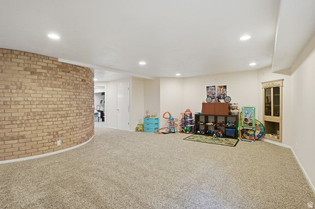 104 E CLEAR CREEK DR, Sandy, UT 84070