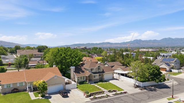 104 E CLEAR CREEK DR, Sandy, UT 84070