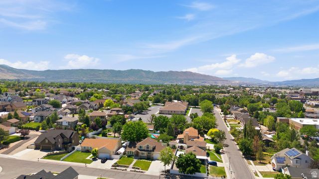 104 E CLEAR CREEK DR, Sandy, UT 84070