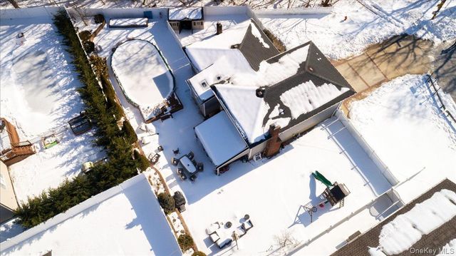 111 Jerusalem Avenue, Massapequa, NY 11758