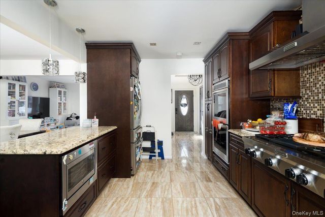 111 Jerusalem Avenue, Massapequa, NY 11758