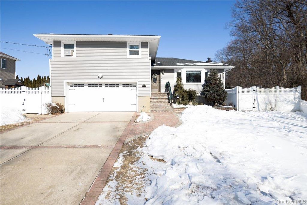 111 Jerusalem Avenue, Massapequa, NY 11758