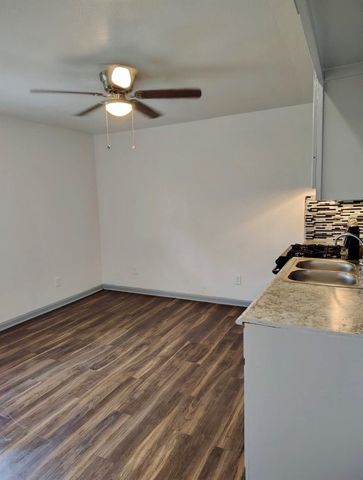 5301 Collingsworth Street 10, Houston, TX 77026