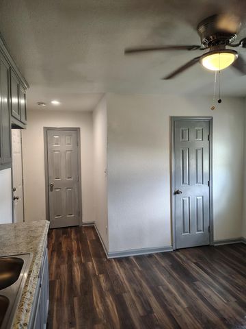5301 Collingsworth Street 10, Houston, TX 77026