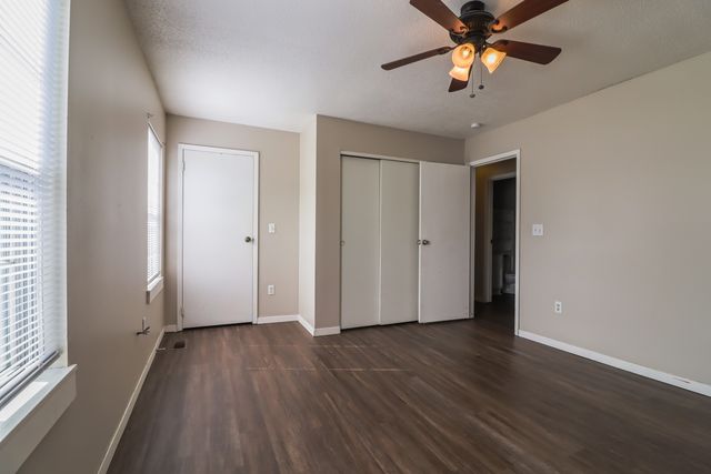 2908 W John Street B, Champaign, IL 61821