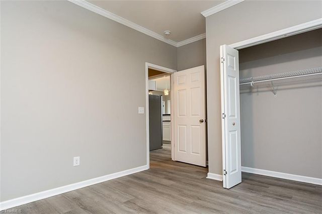 129 E Oakdale Street, Mount Airy, NC 27030