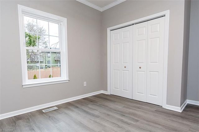 129 E Oakdale Street, Mount Airy, NC 27030