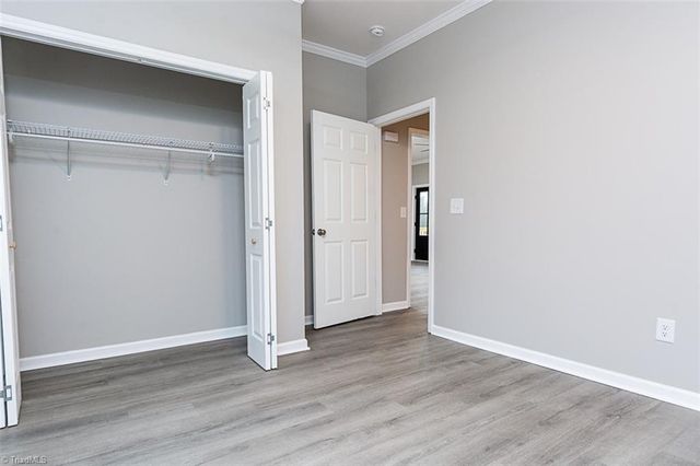 129 E Oakdale Street, Mount Airy, NC 27030