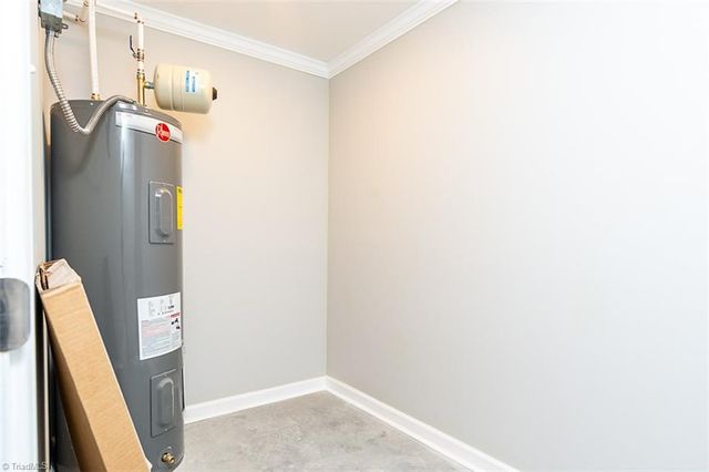 129 E Oakdale Street, Mount Airy, NC 27030