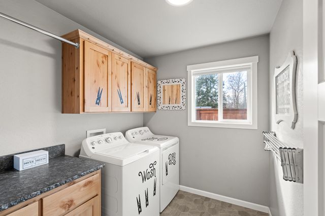 2035 SW Truman Way, Grants Pass, OR 97526