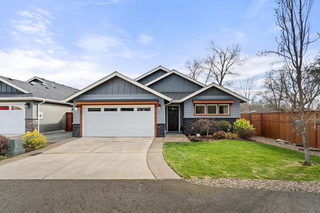 2035 SW Truman Way, Grants Pass, OR 97526