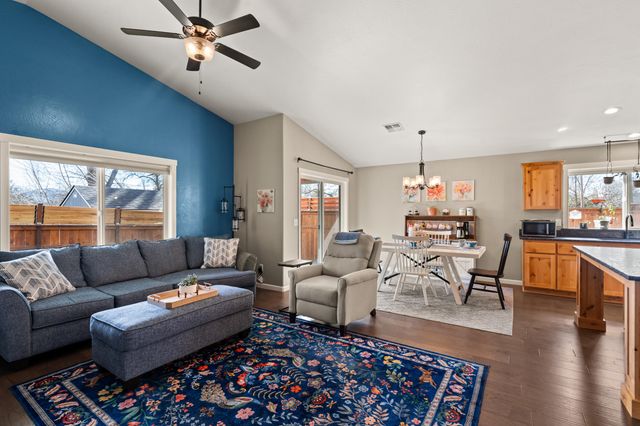 2035 SW Truman Way, Grants Pass, OR 97526