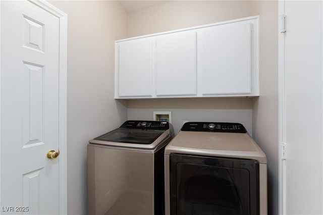 672 Hitchen Post Drive, Henderson, NV 89011