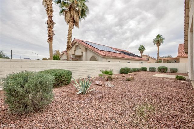 672 Hitchen Post Drive, Henderson, NV 89011