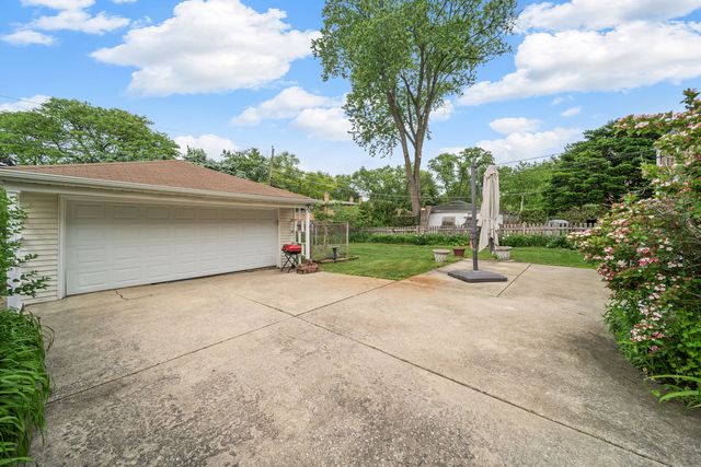 5320 Suffield Court, Skokie, IL 60077