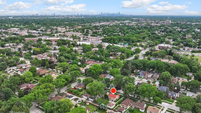 5320 Suffield Court, Skokie, IL 60077