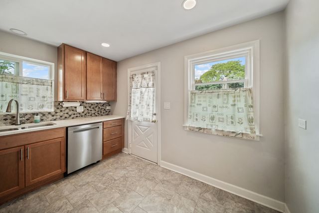 5320 Suffield Court, Skokie, IL 60077