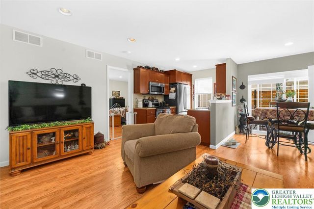 7695 Barrow Drive, Macungie Boro, PA 18062