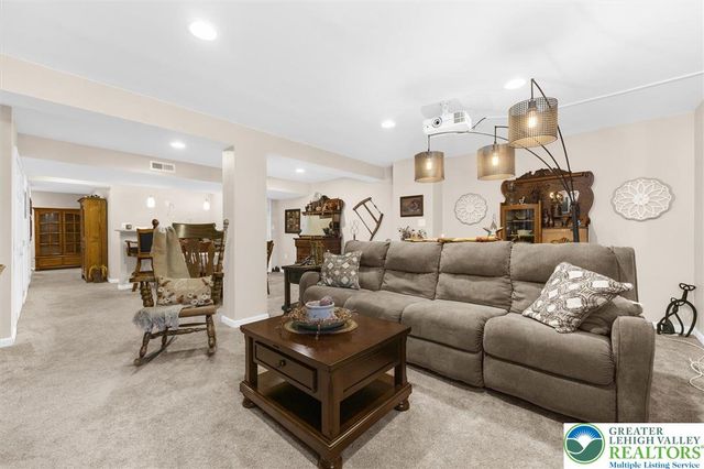 7695 Barrow Drive, Macungie Boro, PA 18062