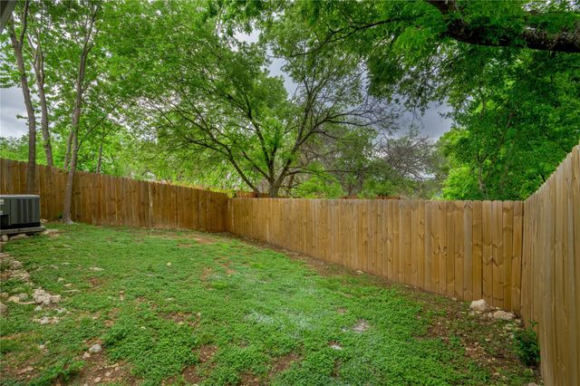 520 Cutty TRL B, Lakeway, TX 78734