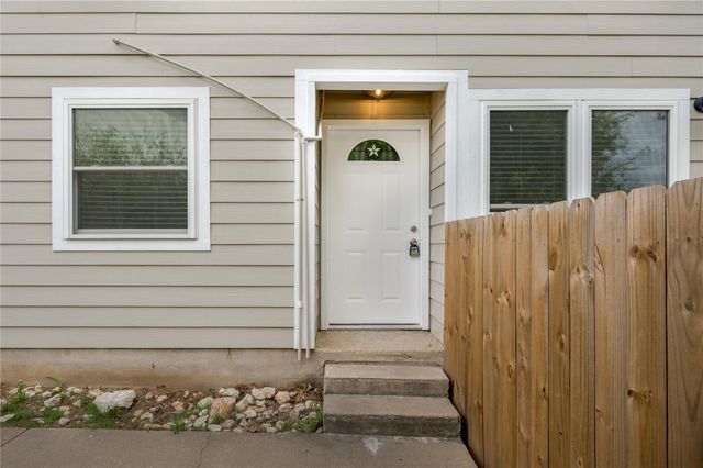 520 Cutty TRL B, Lakeway, TX 78734