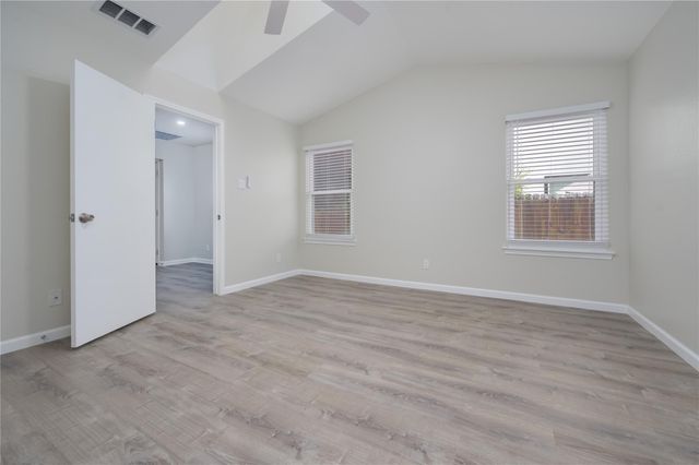 520 Cutty TRL B, Lakeway, TX 78734