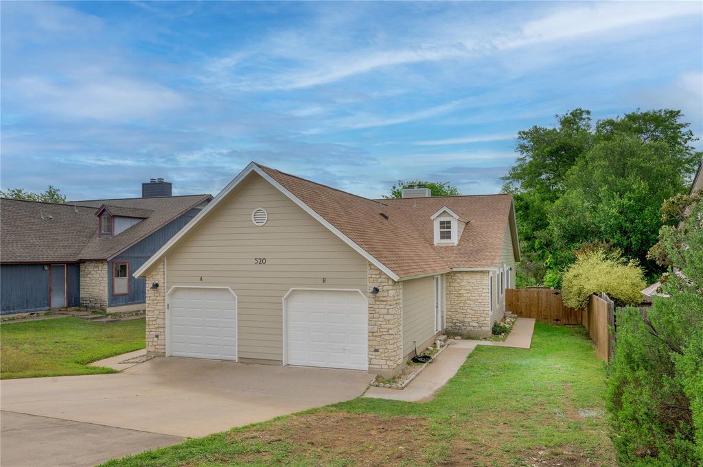 520 Cutty TRL B, Lakeway, TX 78734