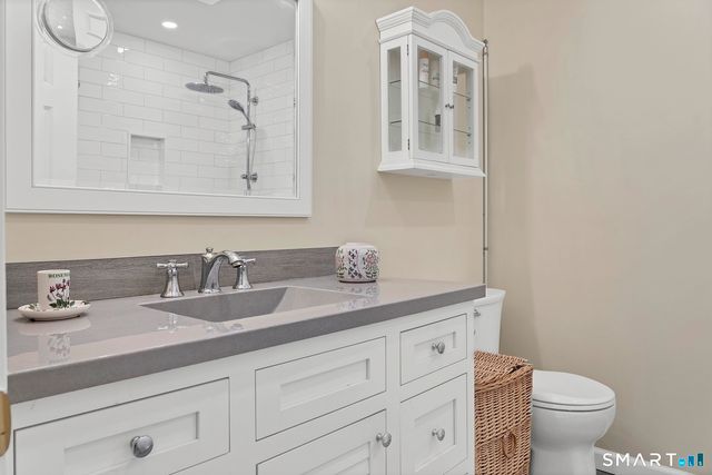 49 Copper Creek Circle 49, Newtown, CT 06470