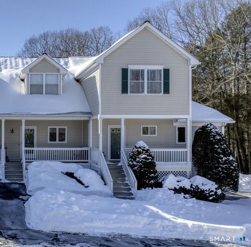 49 Copper Creek Circle 49, Newtown, CT 06470