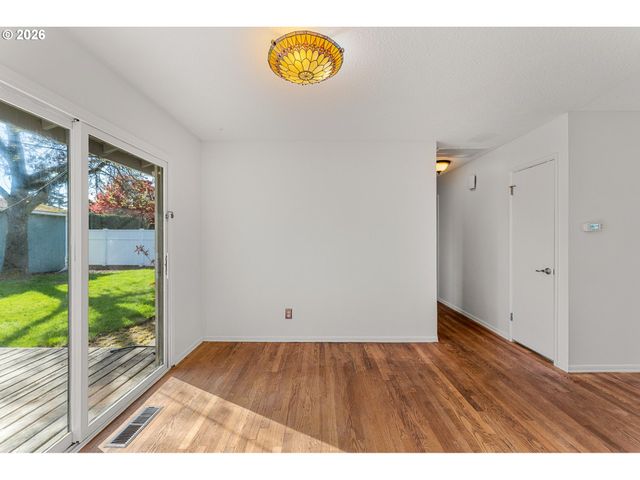 837 Se 169TH Dr, Portland, OR 97233