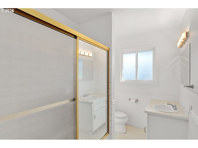 837 Se 169TH Dr, Portland, OR 97233