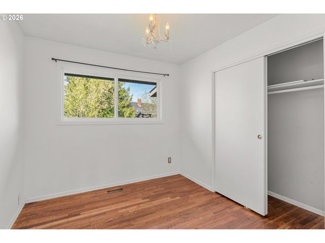 837 Se 169TH Dr, Portland, OR 97233