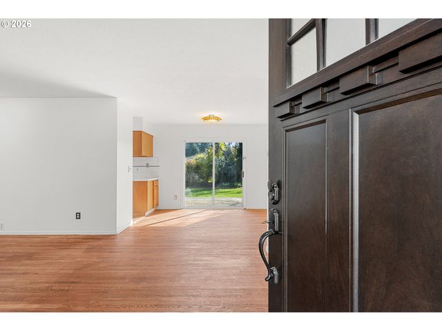 837 Se 169TH Dr, Portland, OR 97233