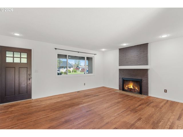 837 Se 169TH Dr, Portland, OR 97233