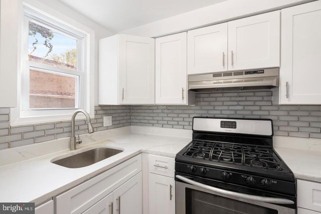 105 CARROLLTON AVE, Baltimore, MD 21223