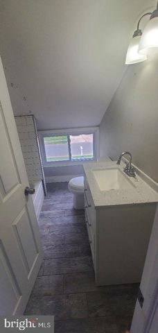 84 WHITEWOOD DR, Levittown, PA 19057