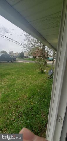 84 WHITEWOOD DR, Levittown, PA 19057