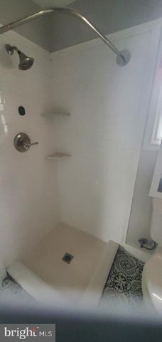 84 WHITEWOOD DR, Levittown, PA 19057