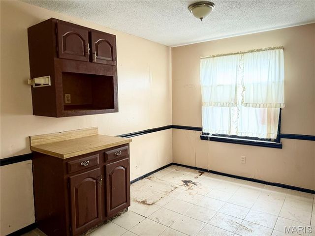 8150 Rector Drive, Berkeley, MO 63134