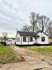 8150 Rector Drive, Berkeley, MO 63134