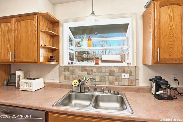 10260 Tartan Circle, Anchorage, AK 99507