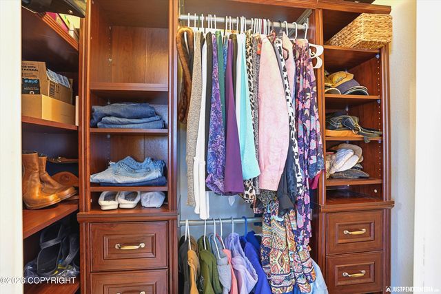 10260 Tartan Circle, Anchorage, AK 99507