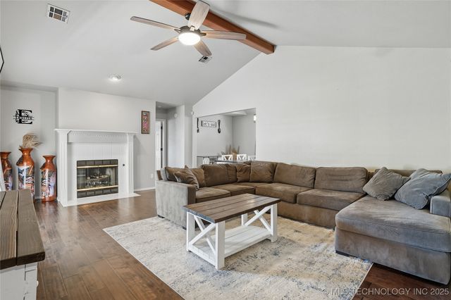 19804 E 37th Place S, Broken Arrow, OK 74014