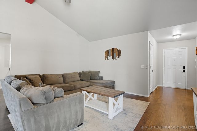 19804 E 37th Place S, Broken Arrow, OK 74014