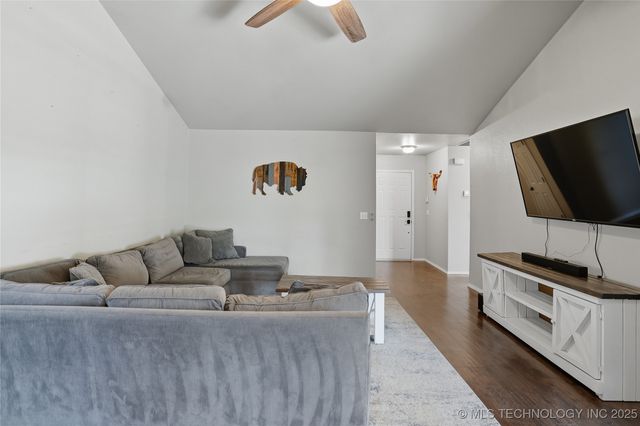 19804 E 37th Place S, Broken Arrow, OK 74014