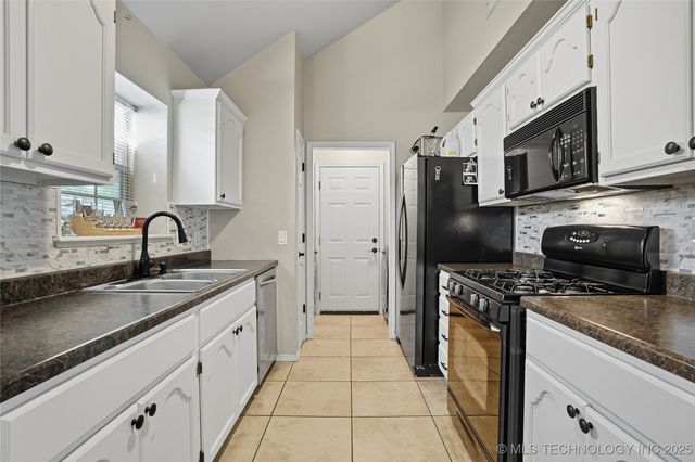 19804 E 37th Place S, Broken Arrow, OK 74014