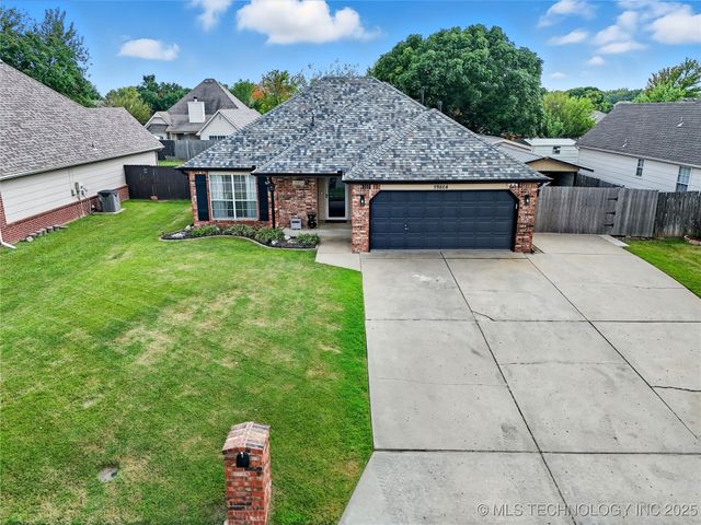 19804 E 37th Place S, Broken Arrow, OK 74014