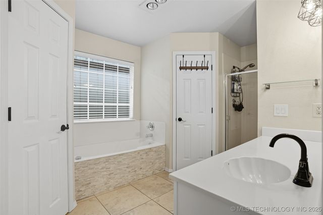 19804 E 37th Place S, Broken Arrow, OK 74014