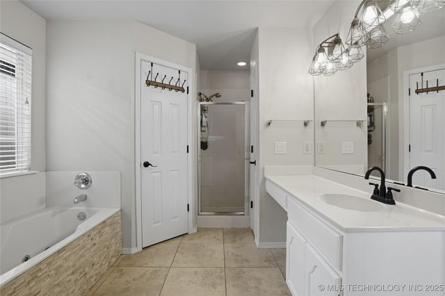 19804 E 37th Place S, Broken Arrow, OK 74014