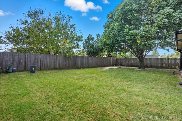 19804 E 37th Place S, Broken Arrow, OK 74014